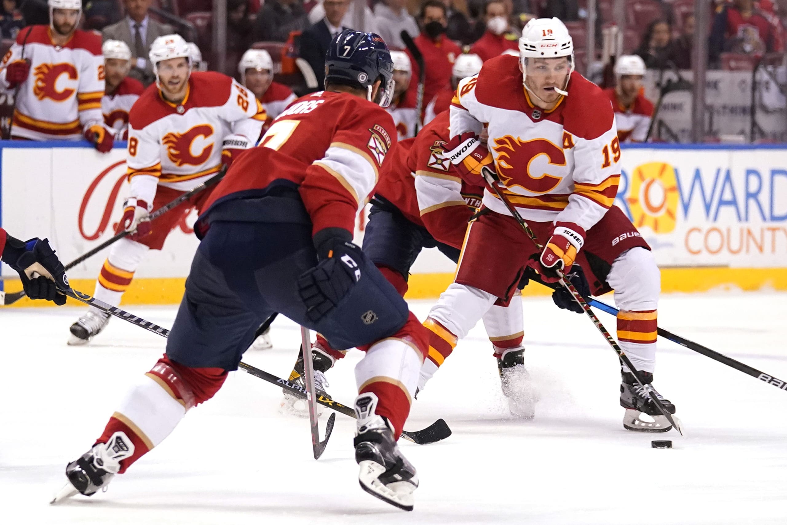 Huberdeau, Weegar open to long-term extensions with Flames