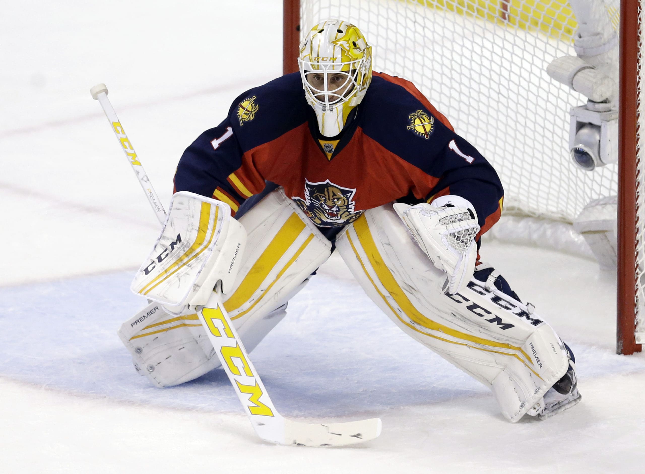 Roberto Luongo, ex-Panthers star, inducted to Hall of Fame